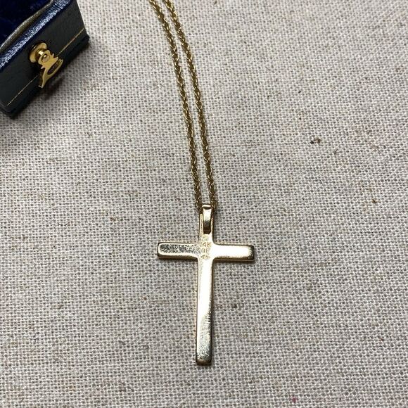 💛 Vintage 14k Gold Filled Matte & Glossy Gold Cross Necklace - Picture 2 of 6